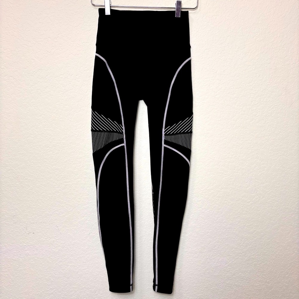 Lululemon Stripped High-Waisted Leggings Size 4 - Picture 2 of 10